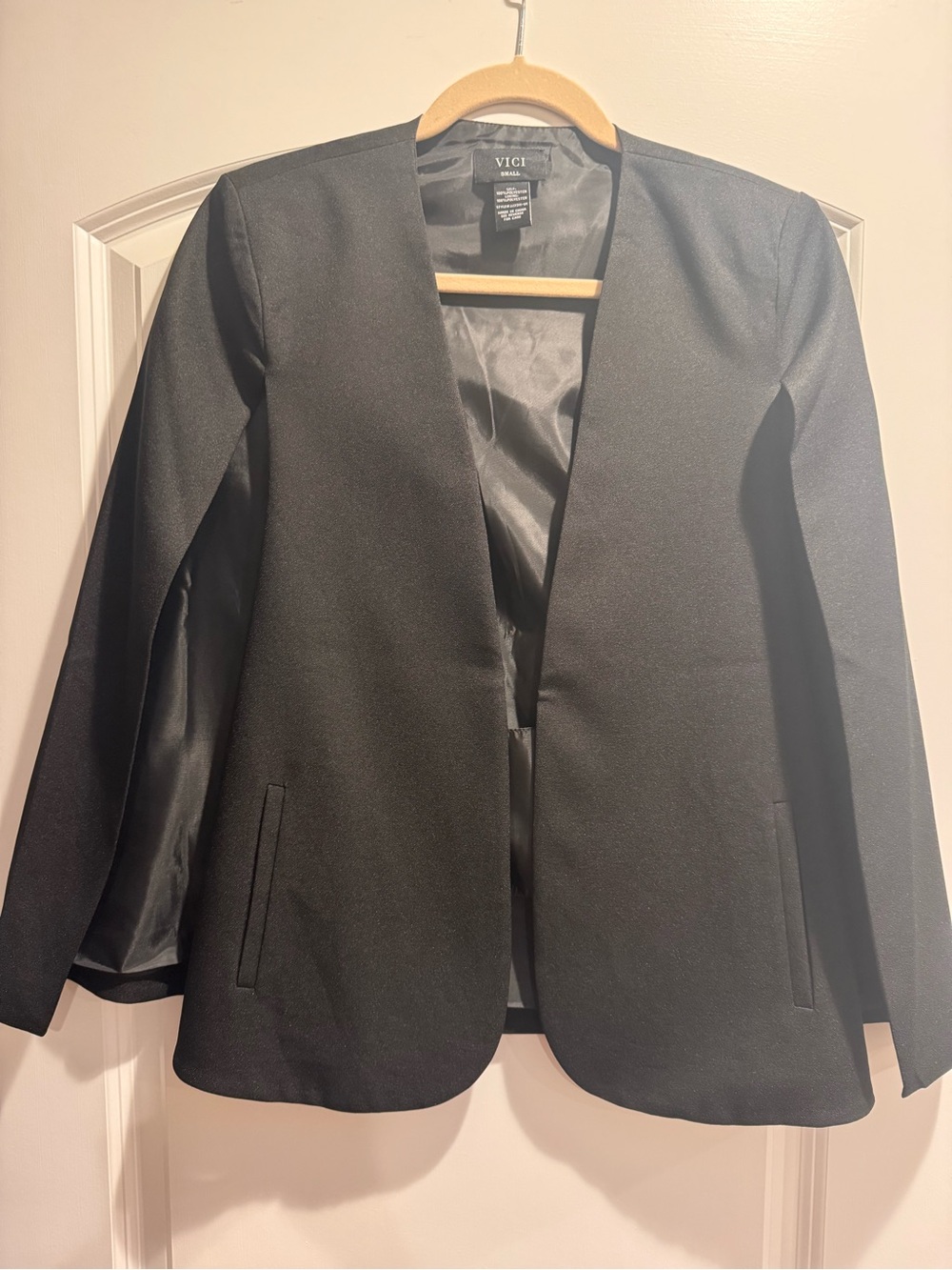 VICI Women's Black Open-Front Cape Blazer